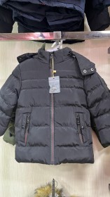 جاكيت نفخ شتوي قصير جيبة سفلية وحدة