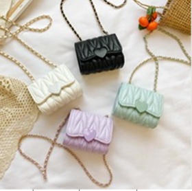 شنطة جلد رأس قلب