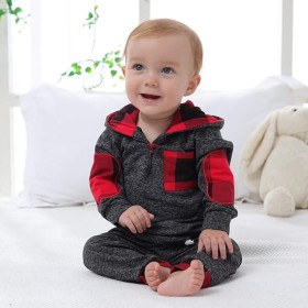 طقم رمادي أطراف كاروهات أحمر