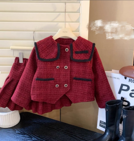 طقم تنورة مونس خط أسود