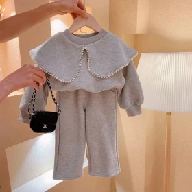 طقم رمادي بلوزة مع قبة لولو