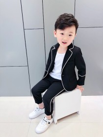 بدلة ولادي خط أبيض