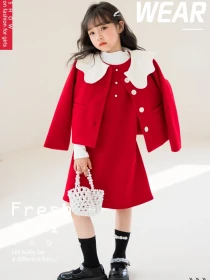 فستان مع جاكيت شتوي أحمر