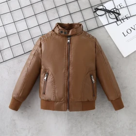 جاكيت جلد مسامير ع الكتف