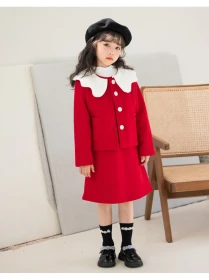 فستان مع جاكيت شتوي أحمر