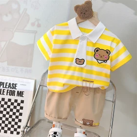 طقم شورت وبلوزة مخطط رسمه دب